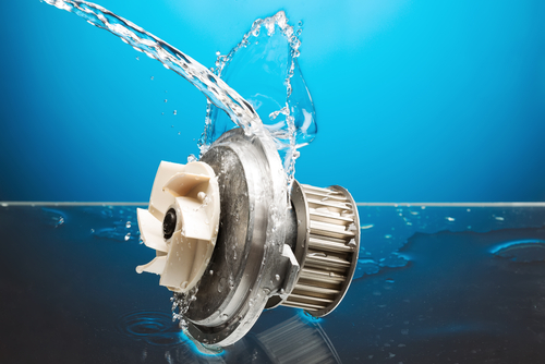 Remplacer la pompe à eau – une économie à long terme Pompe à eau