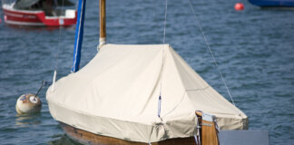Bâche pour bateau : choix et utilisation Bâche pour bateau